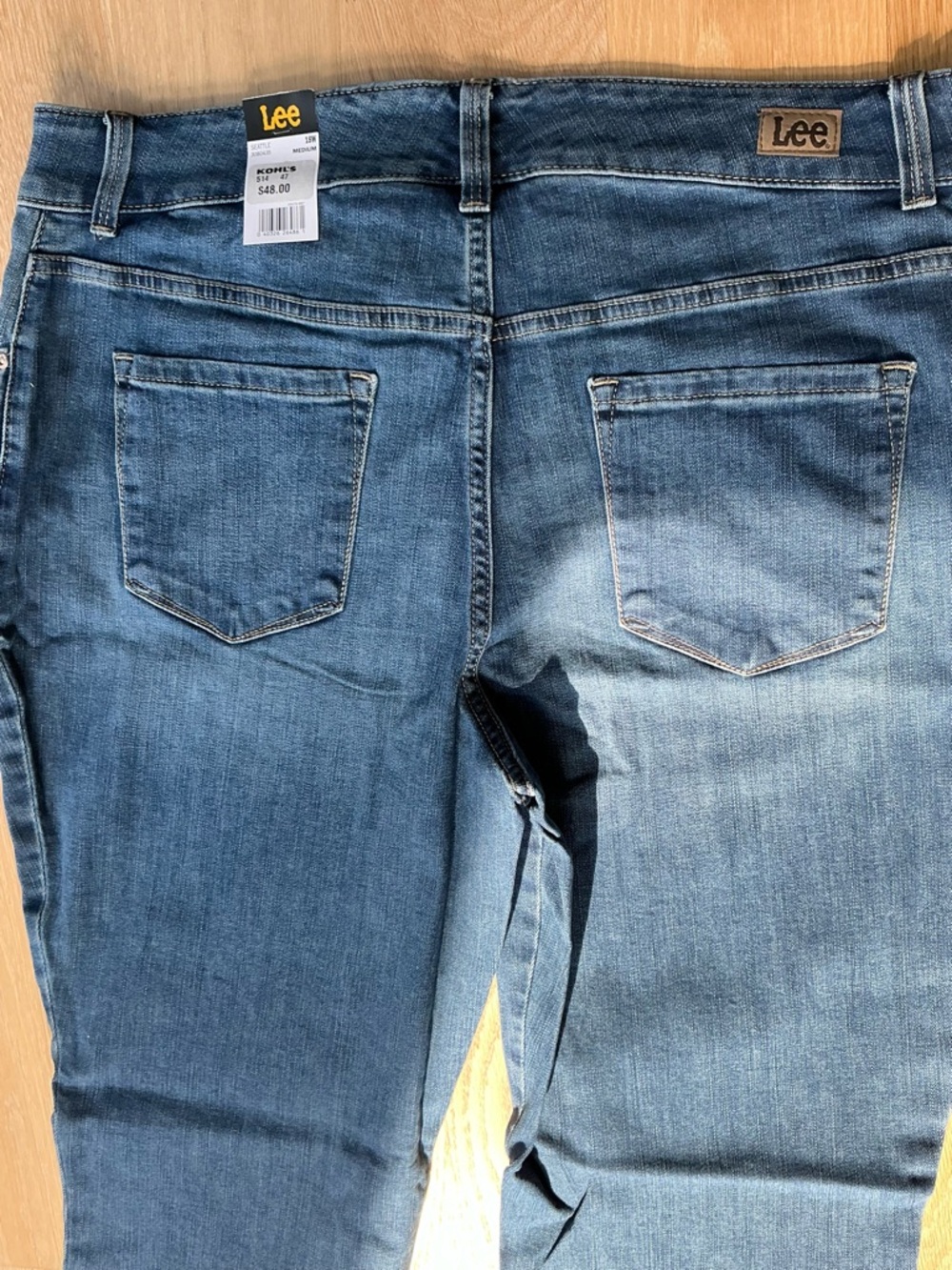 NWT! LEE Plus Relaxed Fit Straight Leg High Rise Slimming Jeans Women’s Size 18W - Picture 6 of 15